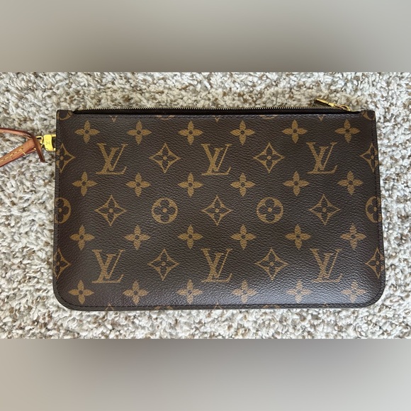 Louis Vuitton Monogram Pouch Wristlet - Picture 1 of 13